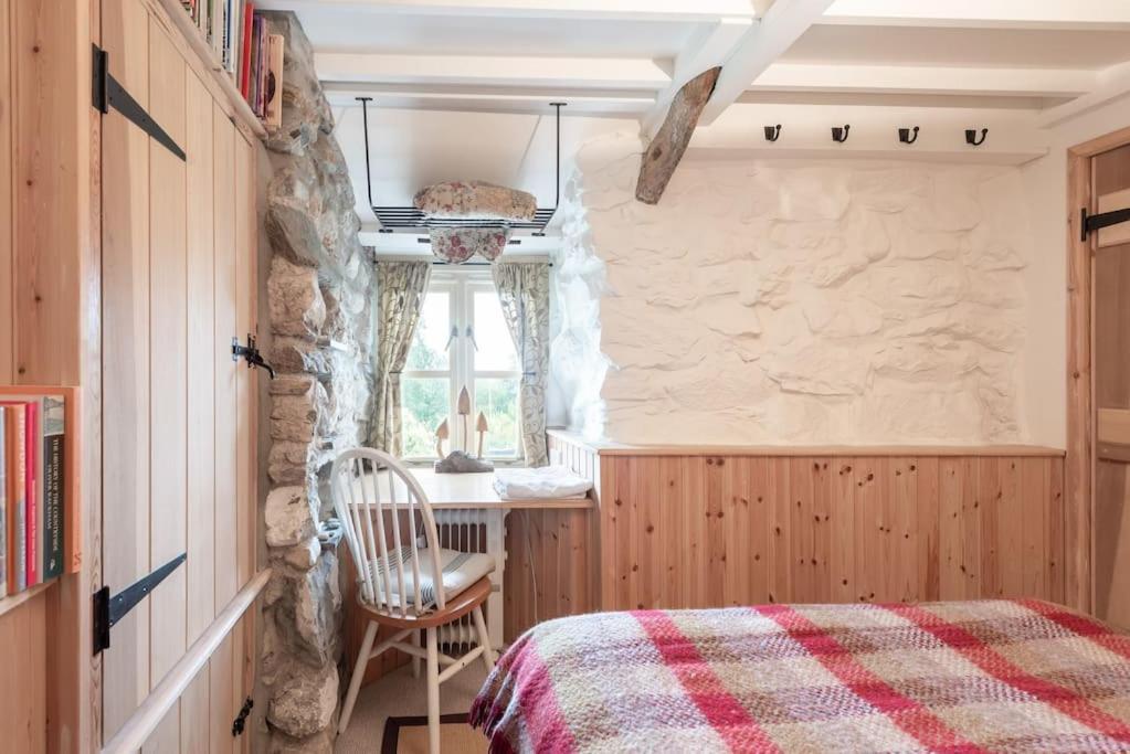 Traditional Stone Cottage With Sea Views In Snowdonia National Park Brynkir Екстер'єр фото